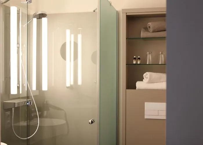 فندق Alter Hof Am Elbdeich 3*